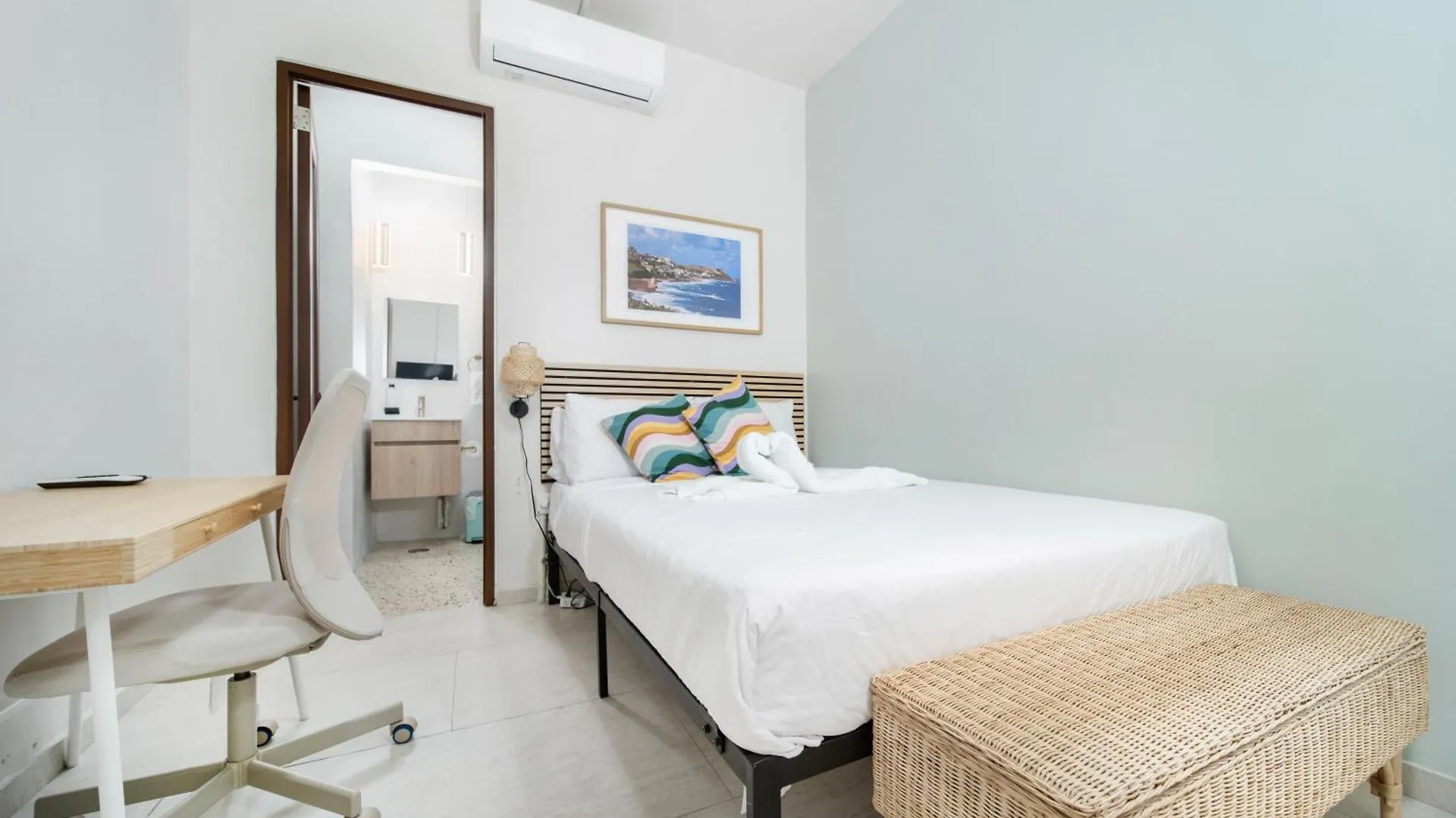 Room 13 Breezy Veranda Stay With City Views location