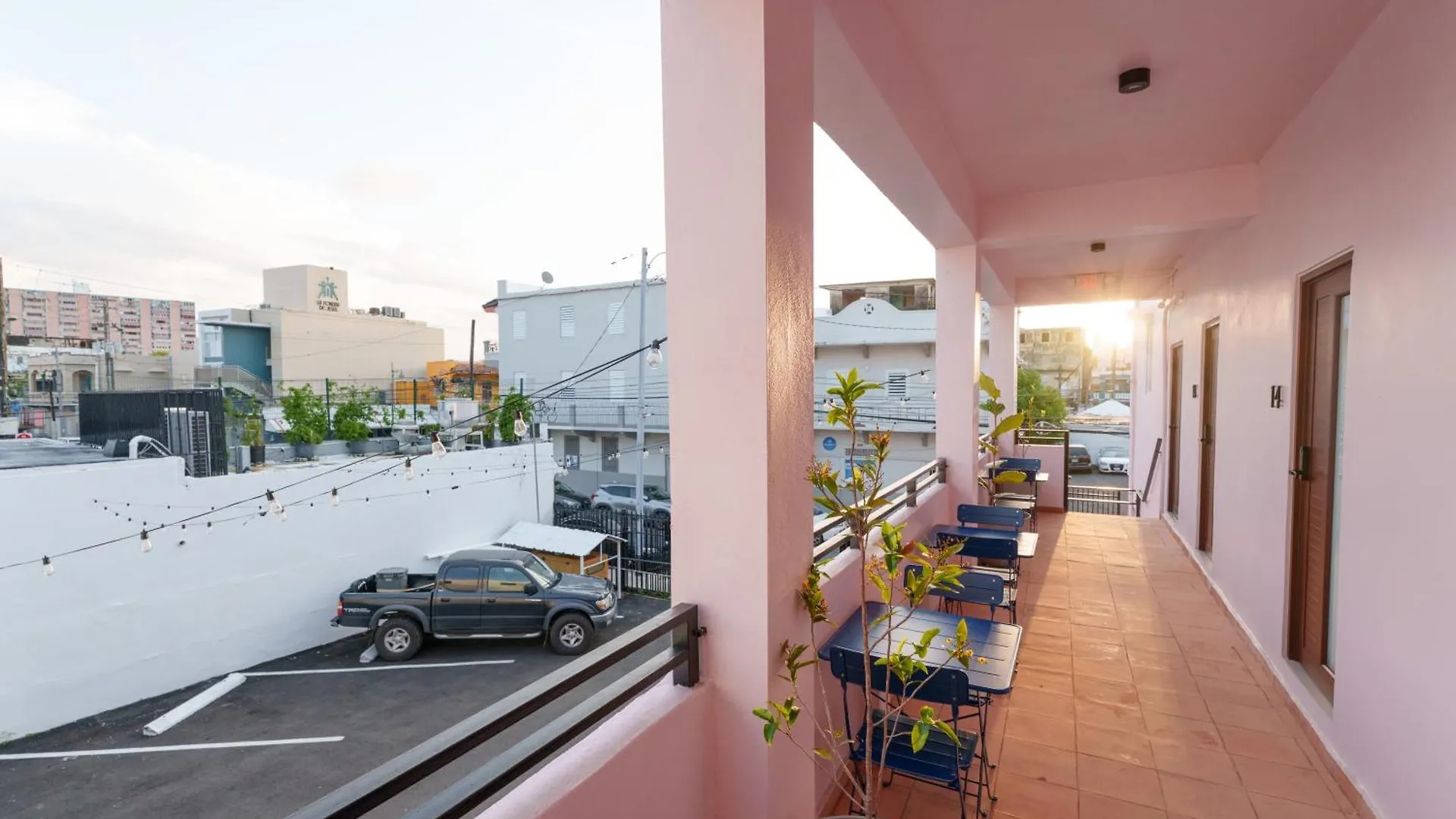 Room 13 Breezy Veranda Stay With City Views San Juan Szálloda