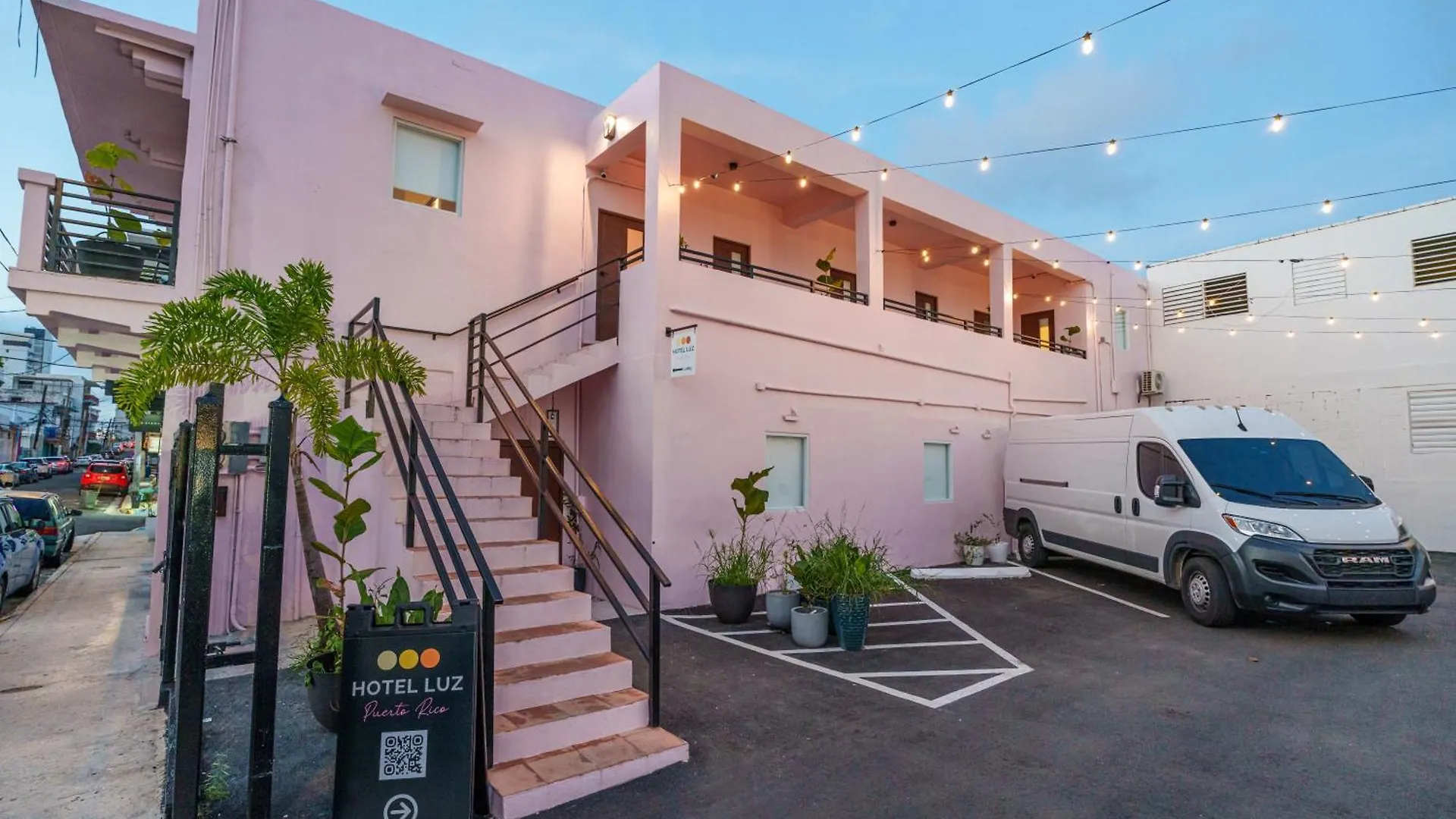 酒店 Room 13 Breezy Veranda Stay With City Views 圣胡安